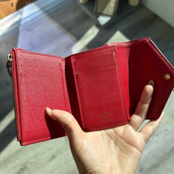 Louis Vuitton Wallet - Picture 6 of 10